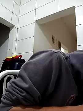 Tchutom 现场XXX聊天