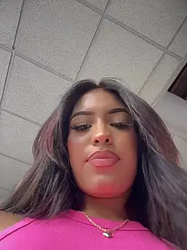 Chat XXX en directo de MystiqueXXX