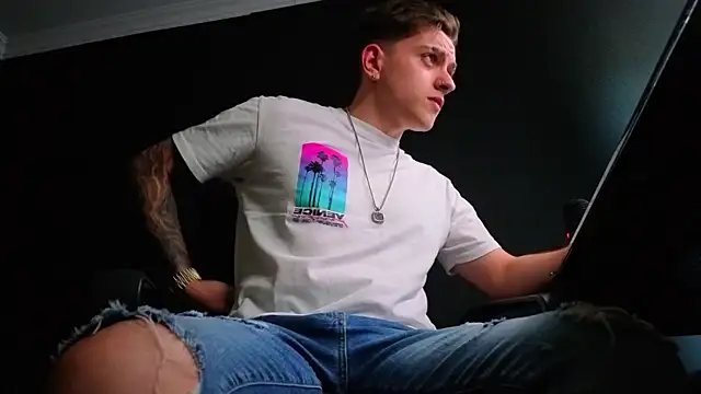 FelixStarkk's Live XXX Chat