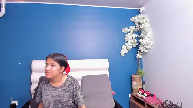 letty_straus 现场XXX聊天