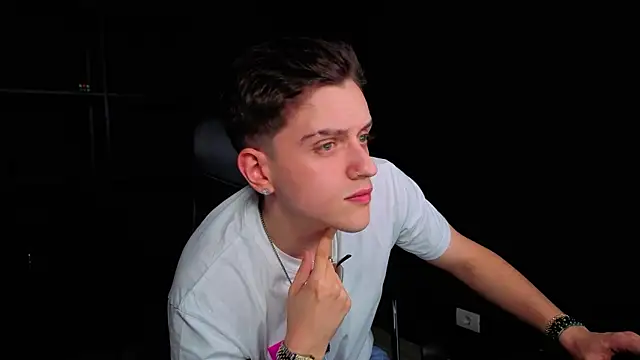 XXX chat uživo modela FelixStarkk