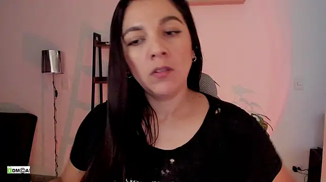 Chat +18 de urcute_kitten ao vivo
