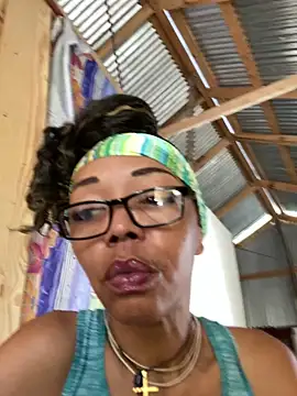 Chat XXX en directo de Ladyzee25