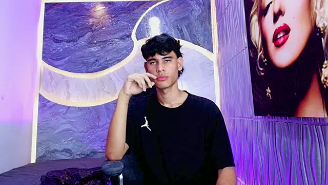Tyler_schoby live XXX chat