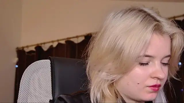 Chat +18 de TinaDavil ao vivo