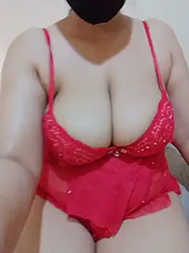 Hotsirine Adlı Modelin Canlı XXX Sohbeti