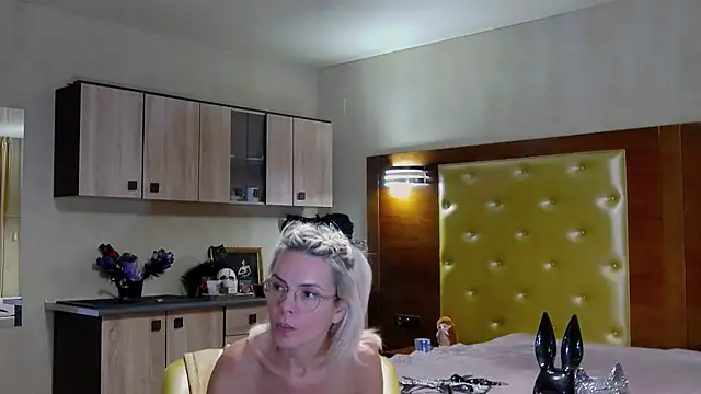 DomCaprisse Live XXX-Chat