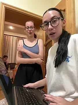 RussianGirls_: онлайн-секс-чат