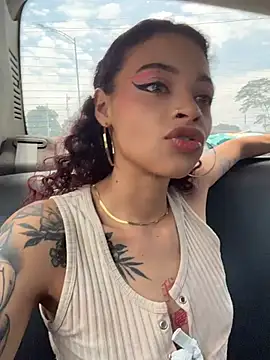 roxyrougee – Naživo XXX chat