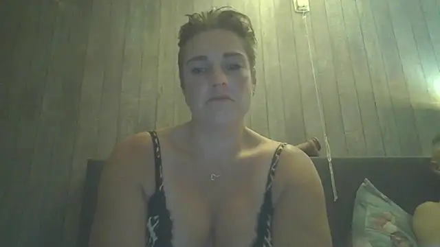 bicouple1992 live XXX chat