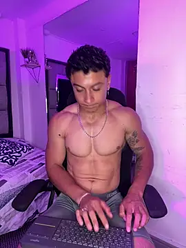 צ'אט XXX בשידור חי של MR_MUSCLE