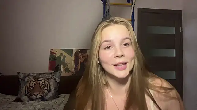 Peekinside Chat XXX live