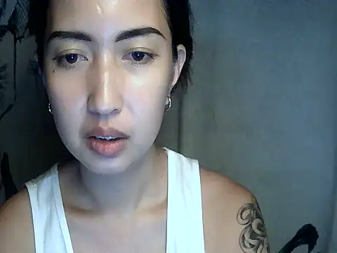 XXX chat uživo modela XXnaughty_08XX