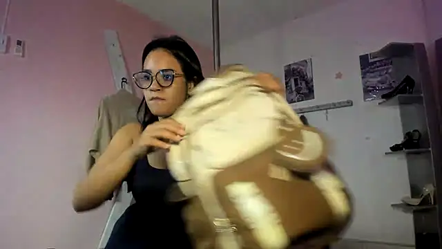 CAMILA--REY Chat XXX in diretta