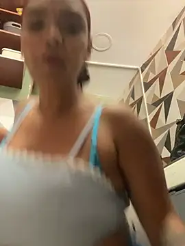 Chat XXX en directo de Sara-77