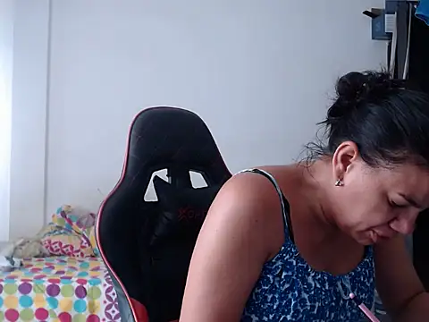 Adriana_0312 Live XXX-chat