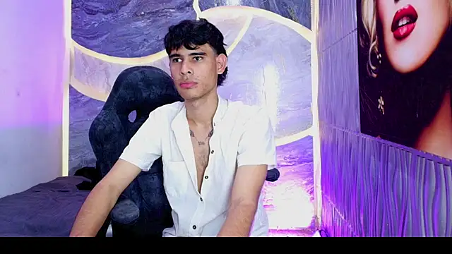 Tyler_schoby Chat XXX in diretta