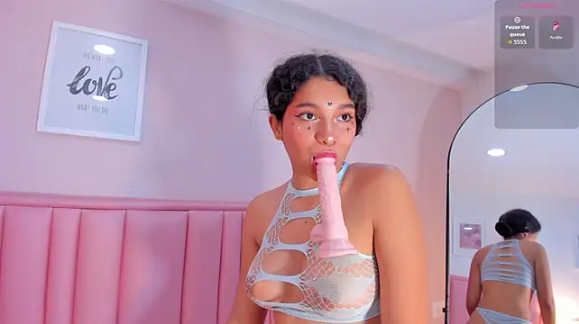 Chat +18 de oli_rose ao vivo