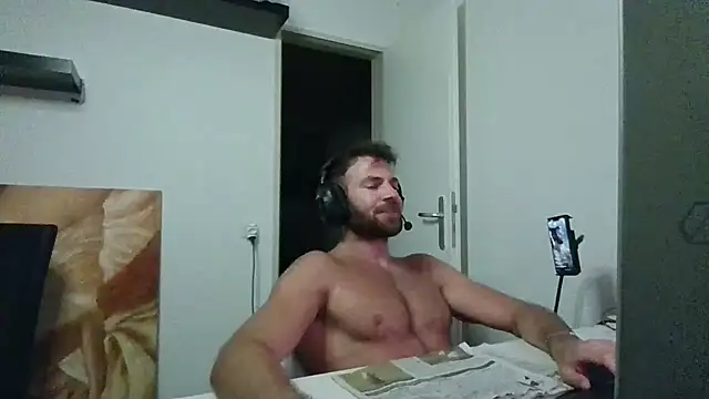 alpha-hunk live XXX chat