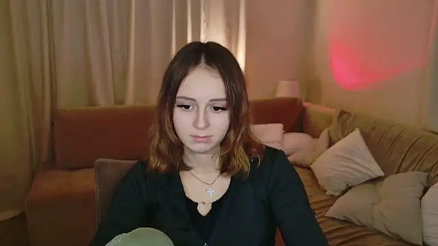 MilanaRare élő XXX-chatje