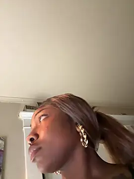 Cocochanel4567's Live XXX Chat