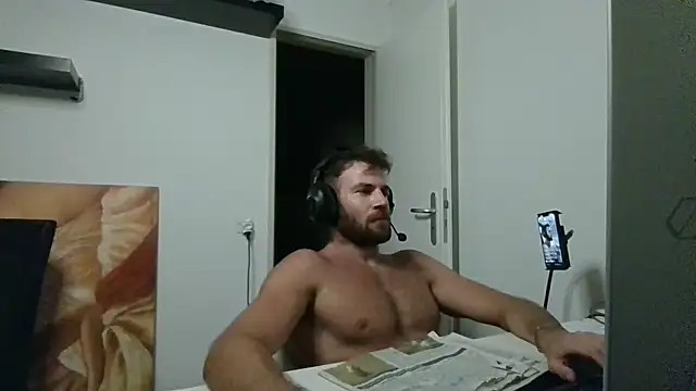 alpha-hunk Chat XXX live