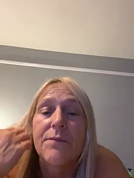 Chatroom XXX en direct de Blondnboujee53