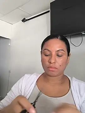 Chat +18 de Francesca_ferrari ao vivo