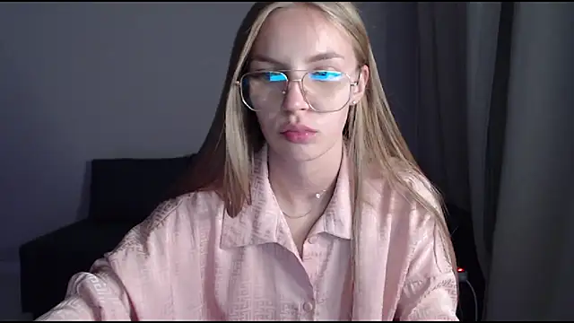 HitGyrl's Live XXX Chat