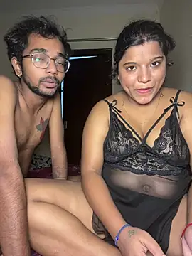 KitttoooUs লাইভ XXX চ্যাট