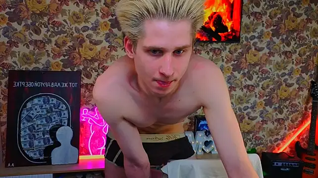 MarshalPeach live XXX chat