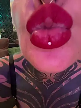 KathaleaNoir live XXX chat