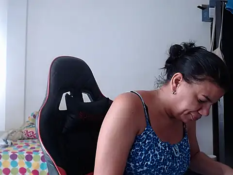 Adriana_0312's Live XXX Chat