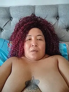 צ'אט XXX בשידור חי של CurvyHeat