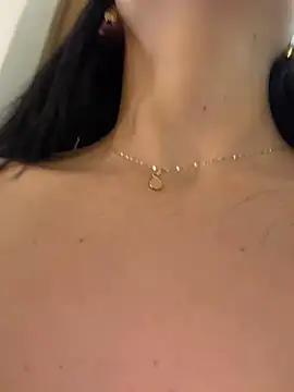 ArieliciousXXX – Naživo XXX chat