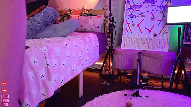 Živý XXX chat Angel-Lewd-Cake