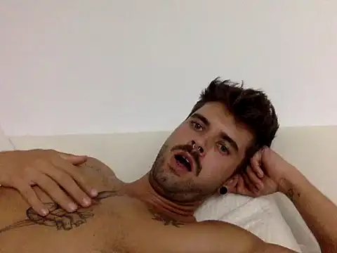 XXX chat uživo modela Benistripp