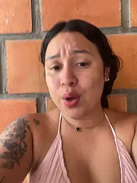 Pretty_Isadoran Live XXX chat