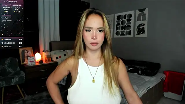 Chat XXX en directo de NastyH0tBABEx
