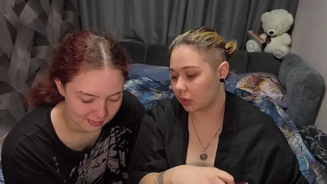 Chatroom XXX en direct de LunarCouple_