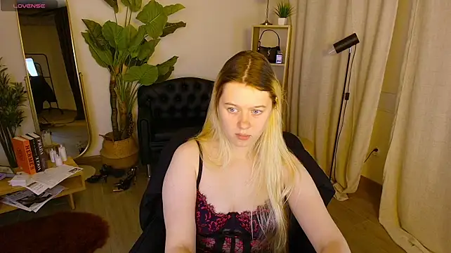 CelestineMauriac Chat XXX in diretta
