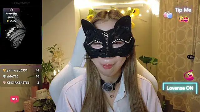 Chat +18 de arianozomi_0808 ao vivo