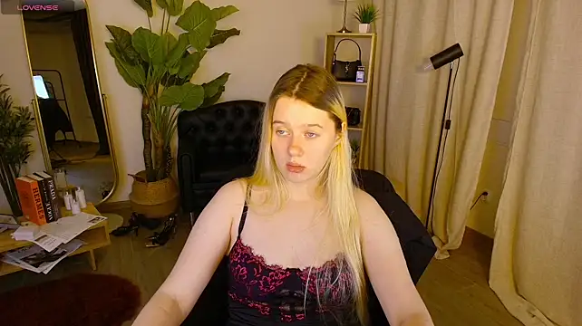 CelestineMauriac Chat XXX in diretta