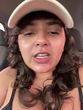 midsize_94's Live XXX Chat