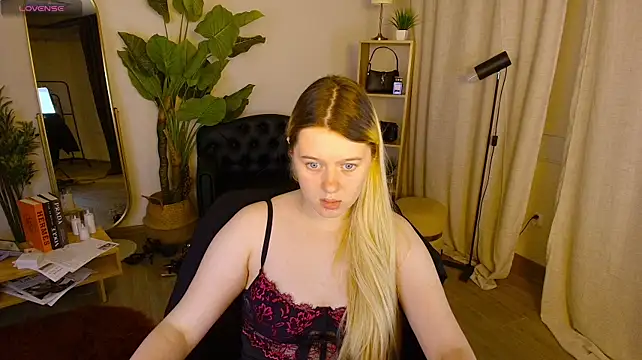 CelestineMauriac Chat XXX in diretta