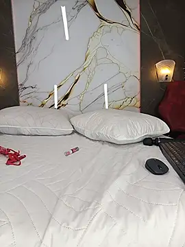Mia_babee_ Chat XXX in diretta