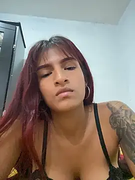 xiiomyy Chat XXX in diretta