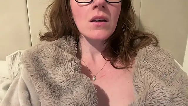 redheadrosie69 Adlı Modelin Canlı XXX Sohbeti