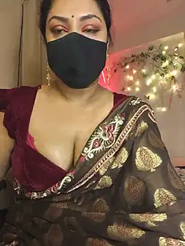 XXX chat uživo modela Indian_queen007