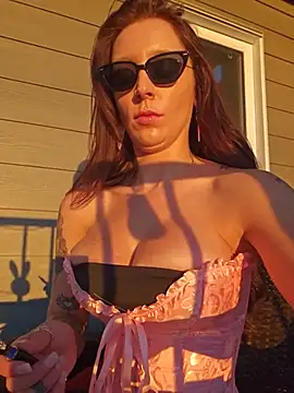 LilyOrion Chat XXX in diretta